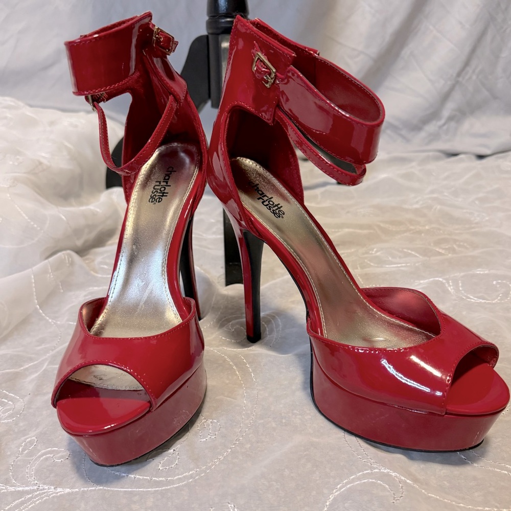 NWOB Red open toe platform stiletto heels